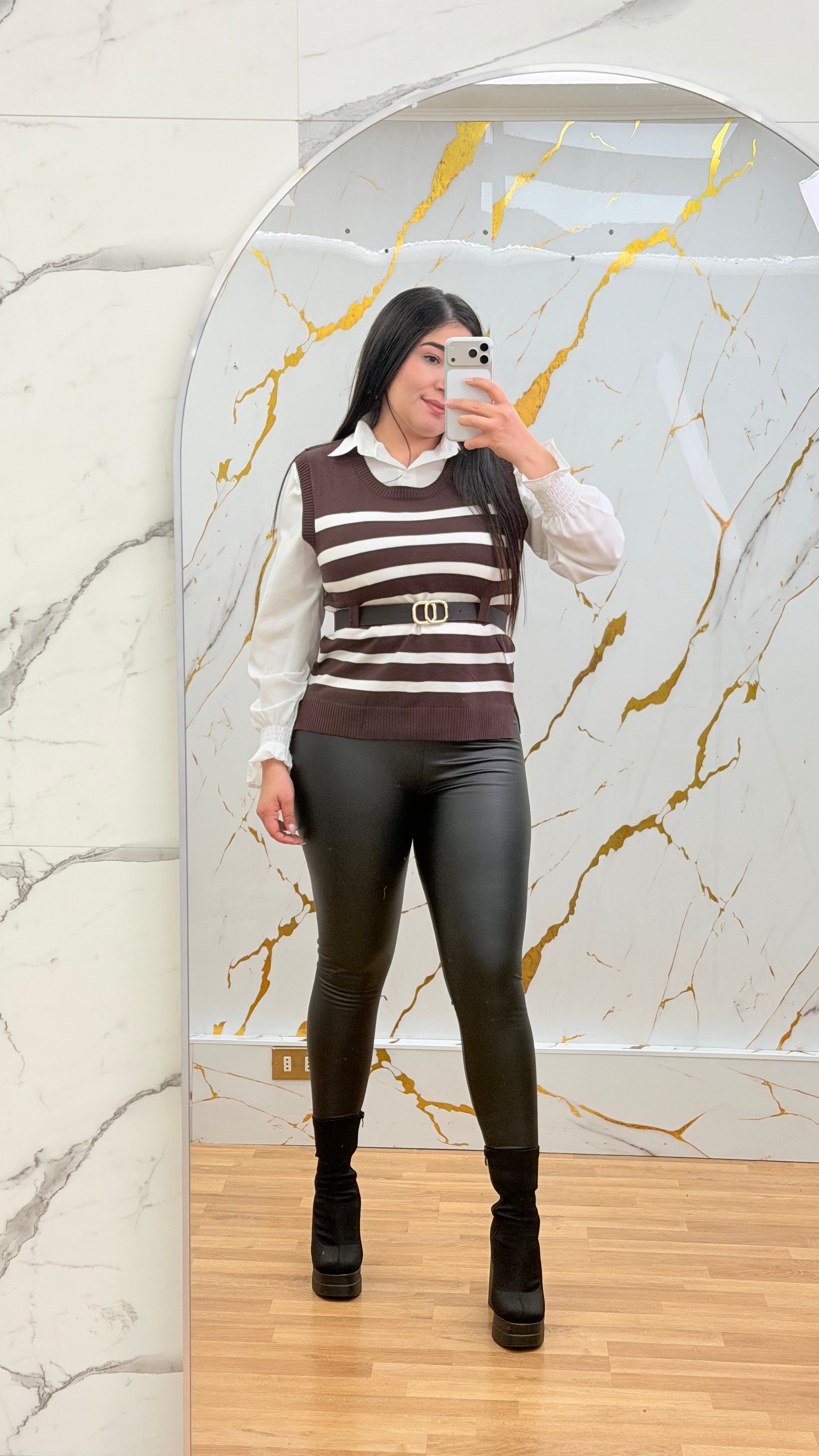 CAMISA + CHALECO + CINTURÓN