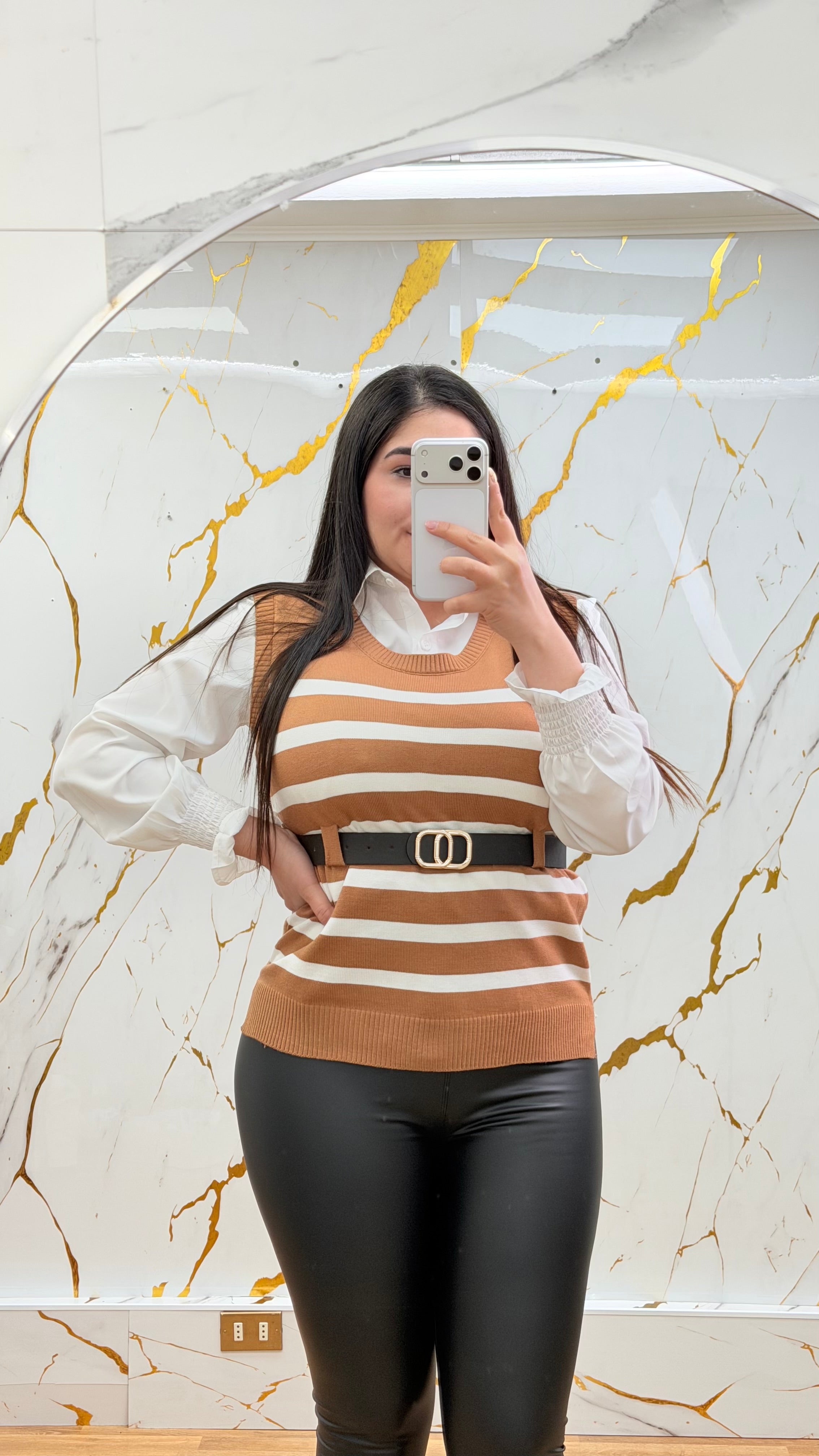CAMISA + CHALECO + CINTURÓN